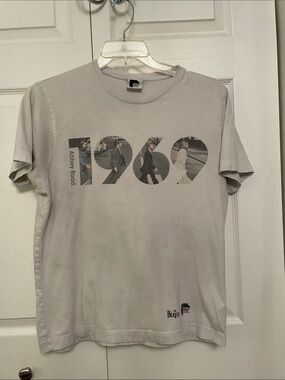 Vintage Abbey Road Studios BEATLES 2016 Apple Corps Ltd. T Shirt Medium 1969